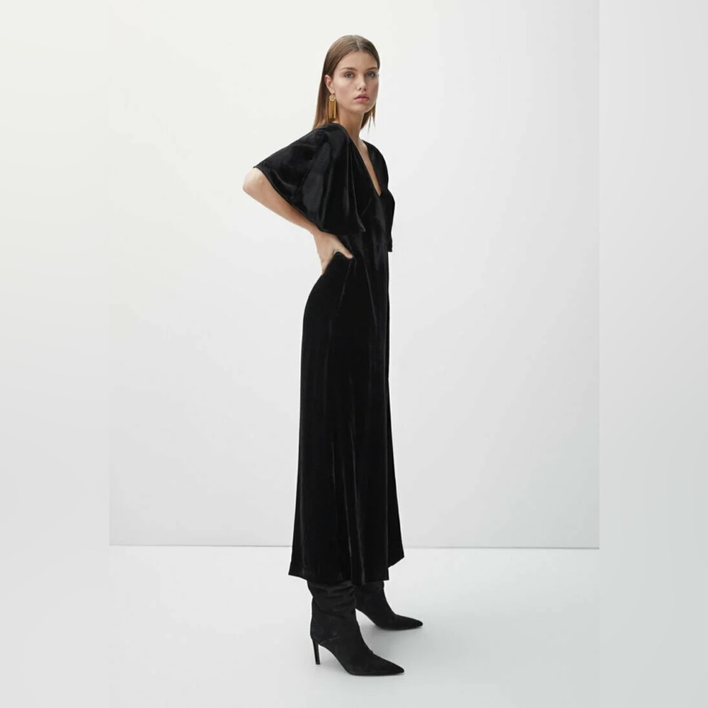 NWOT Massimo Dutti Black Velvet Jumpsuit, size 4